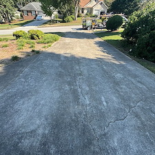 Hiring-a-Professional-Washer-is-an-Effective-way-to-Restore-the-Appearance-and-Longevity-of-your-Driveway 1